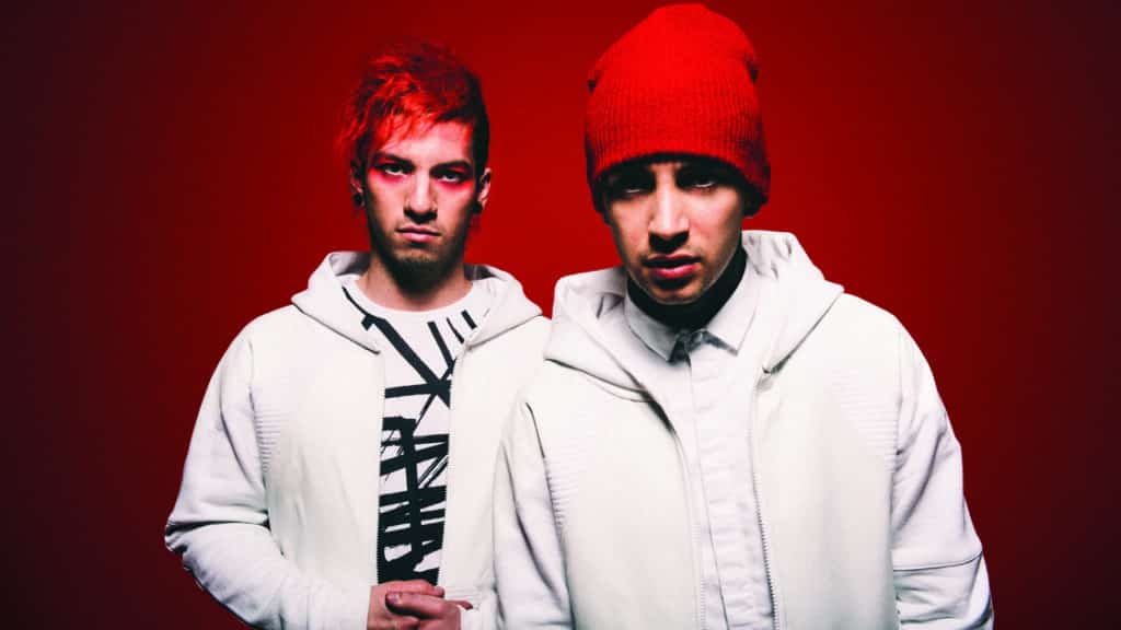 Twenty One Pilots just covered My Chemical Romance live on tour