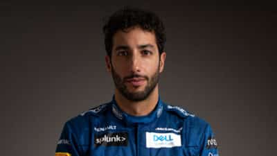 Ricciardo heads to McLaren